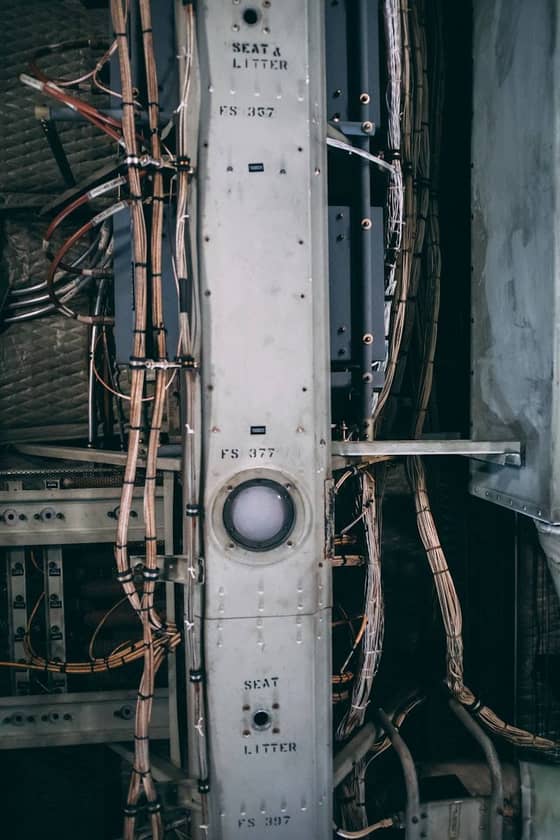Bundled cabling in a cable tray
